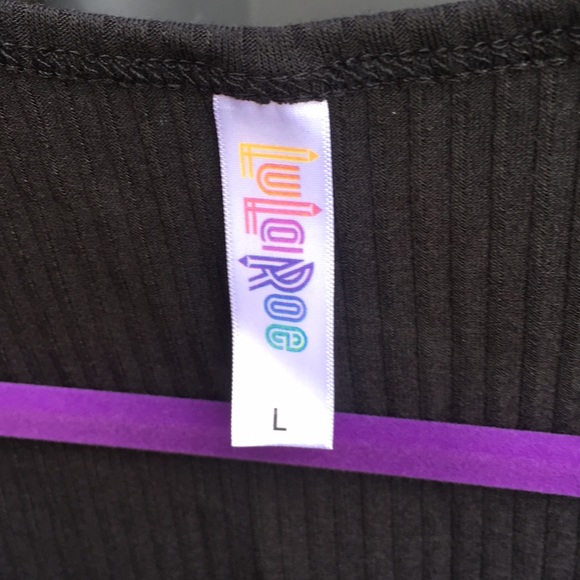 Classic T LulaRoe - Picture 2 of 6